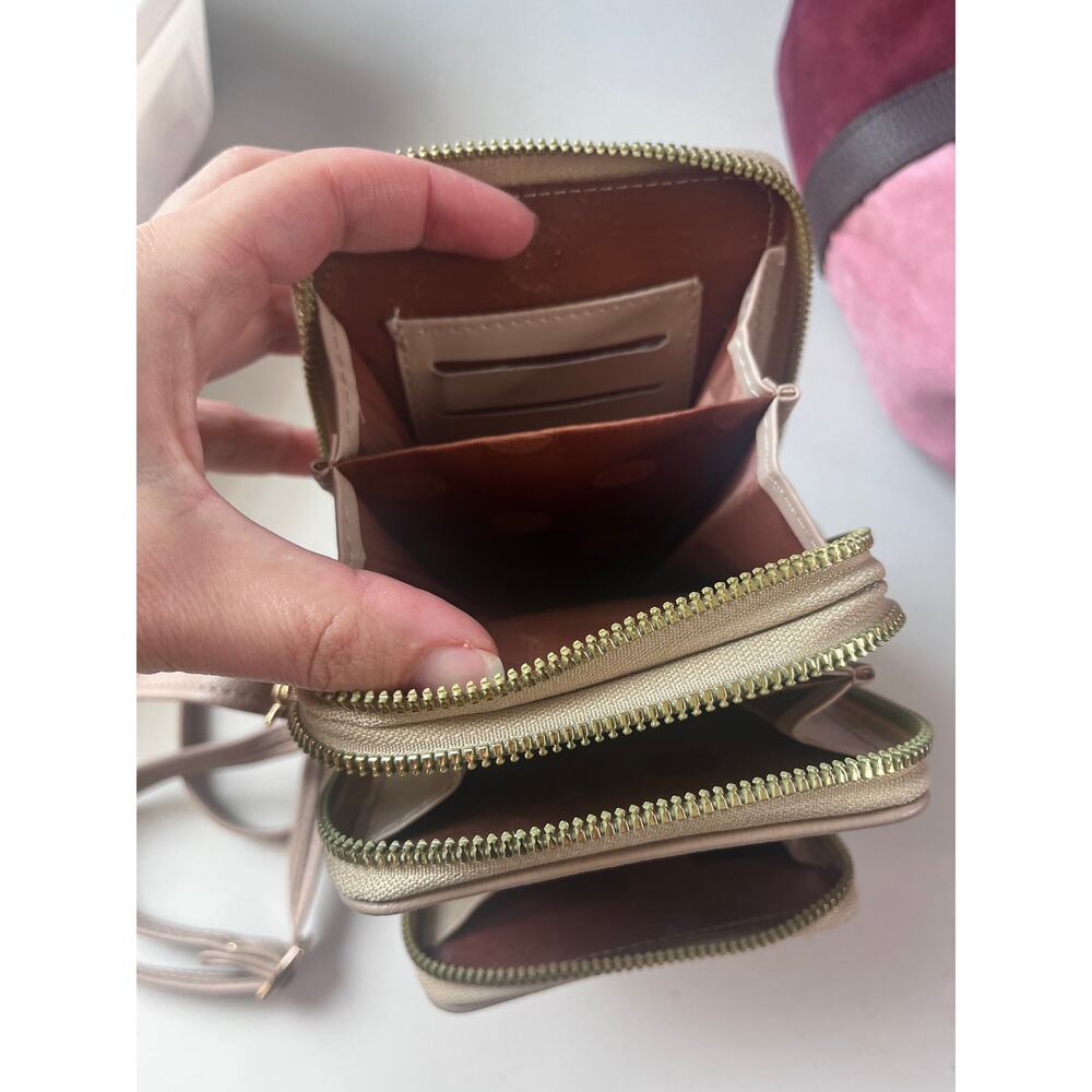 Triple Compartment Crossbody Wallet Bag Dusty Mauve NWOT - Picture 2 of 6